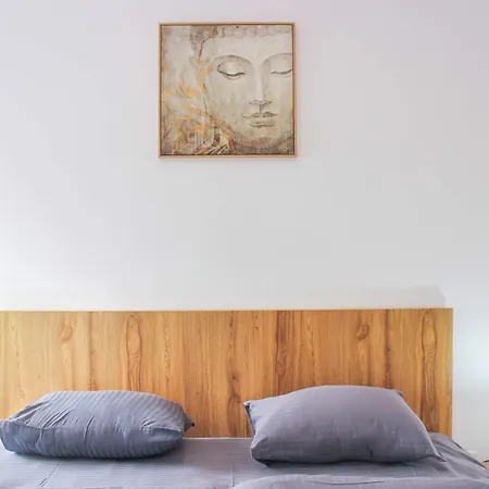 One Bedroom 1377 Apartament