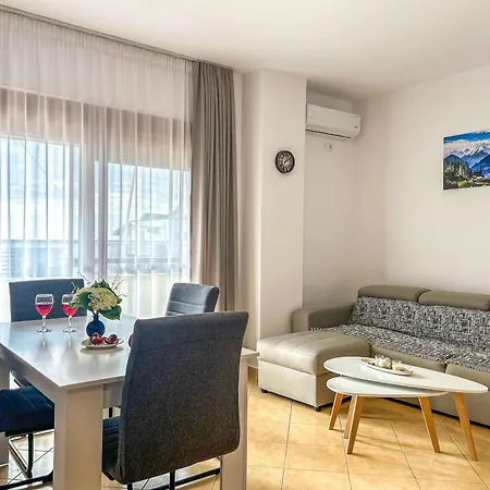One Bedroom 1377