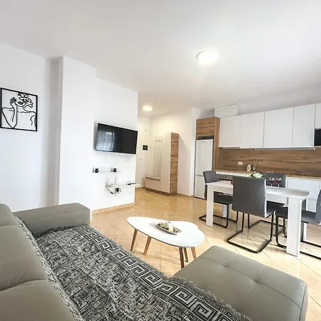 One Bedroom 1377 *